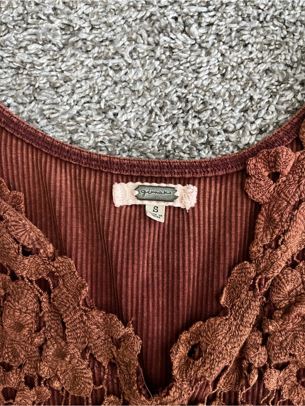 Gimmicks by BKE Rust Brown Lace Ribbed V-Neck Long Sleeve - Picture 3 of 5